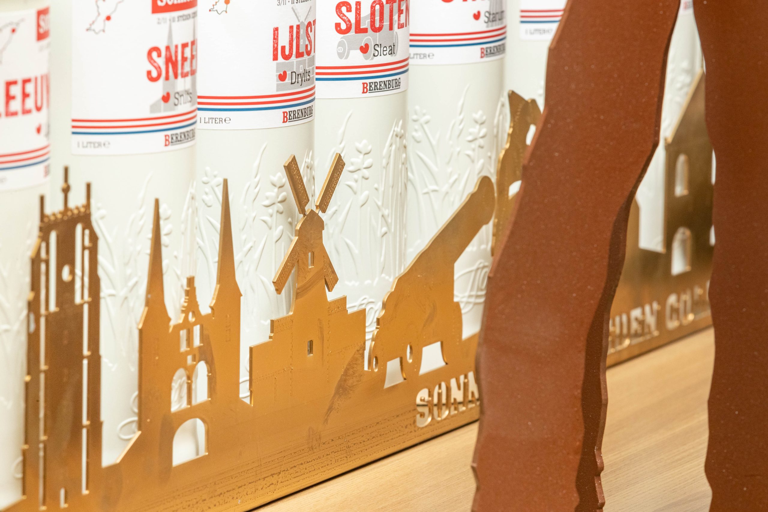 Cortenstalen skyline als relatiegeschenk uit de stedencollectie