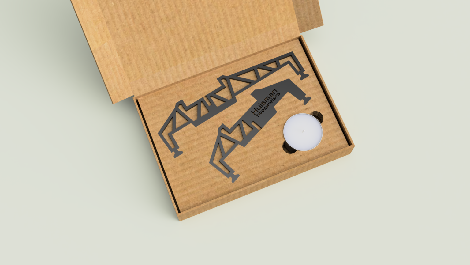 Stalen kandelaar KraanKaars in een houten geschenkdoos